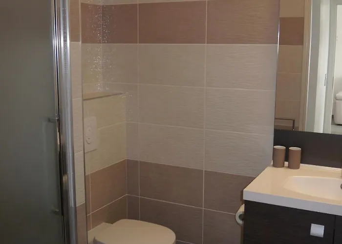 Very 100 Meters Apartmán
